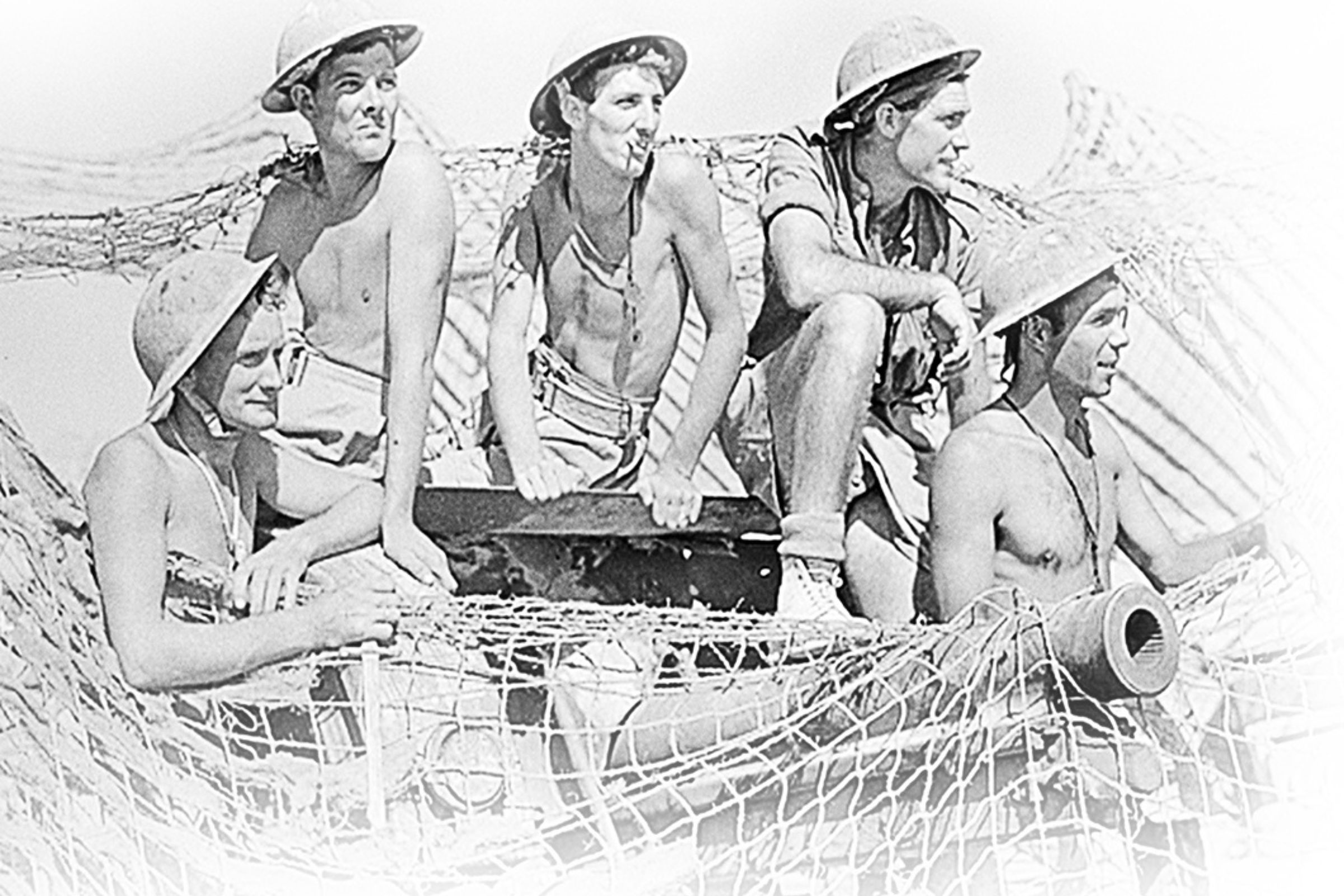 Rats of Tobruk with 5 Soldiers at war looking to the right